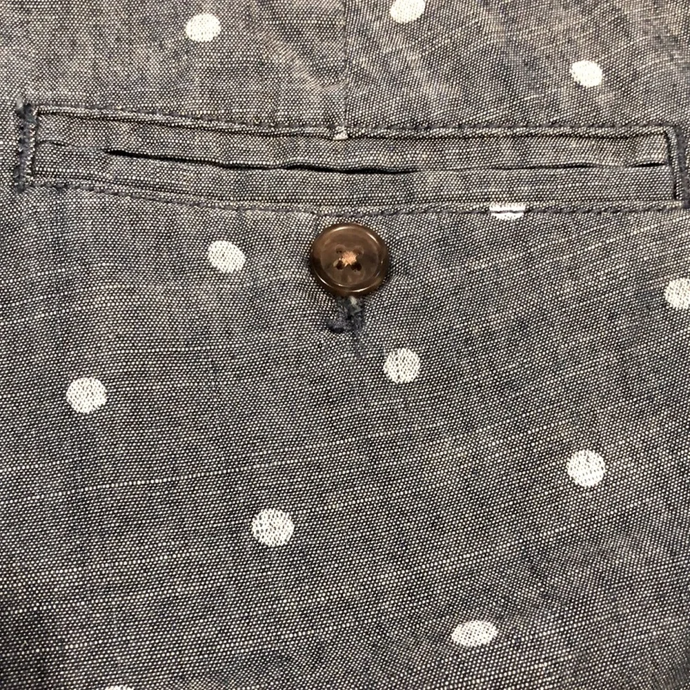 J. CREW LOW RISE SHORTS BLUE WITH WHITE POLKA DOTS SIZE 4